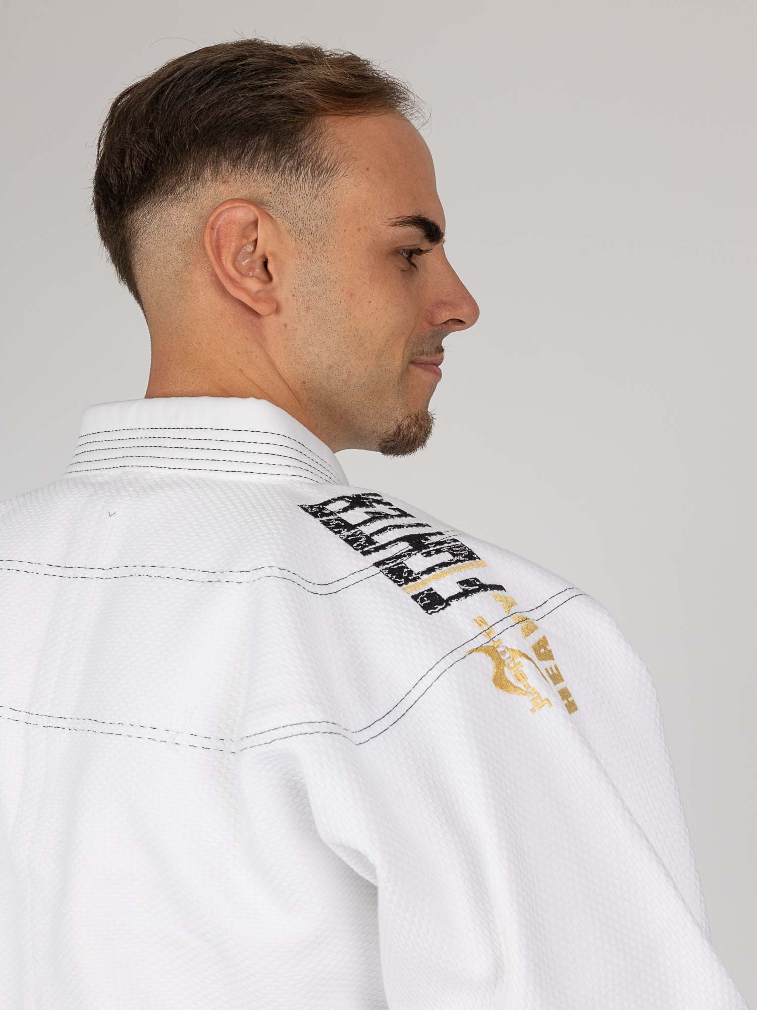 Judo Gi, weiß, geprägte Textur, Rückenlogo, Aufdruck am Rücken